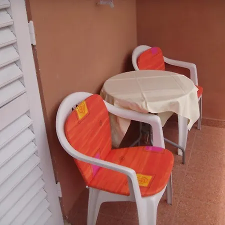 Family House Nozica بيت ضيافة دوبروفينك