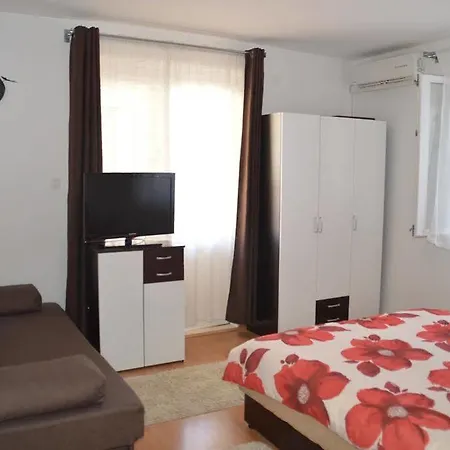 Family House Nozica دوبروفينك