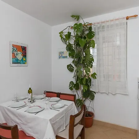 Family House Nozica دوبروفينك
